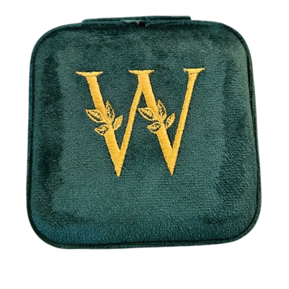 Personalized Letter "W" Zippered Travel Jewlery Box - Picture 1 of 7